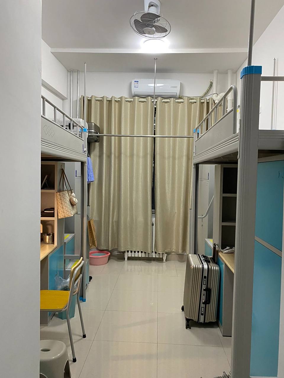 这豪华双人间的研究生宿舍谁看了不迷糊!