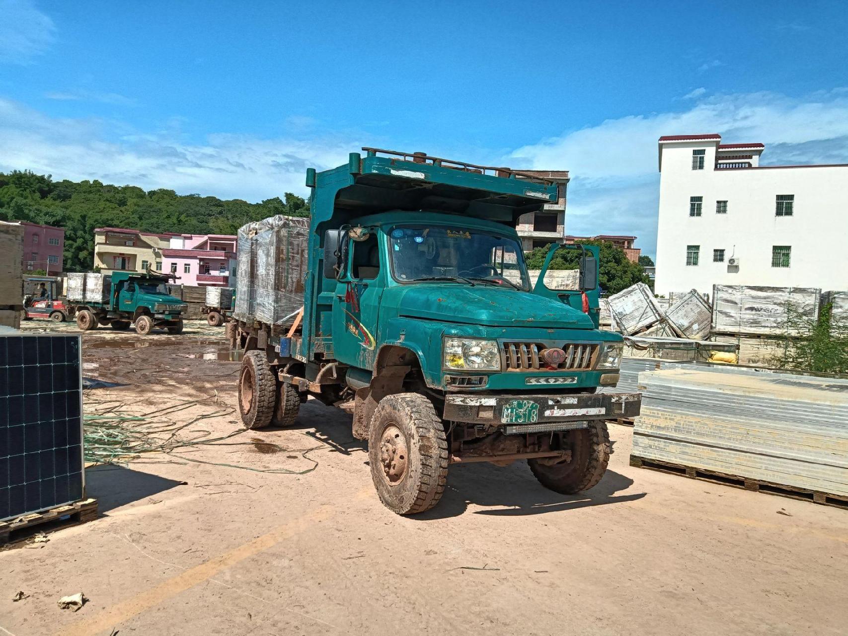 有谁看上青头鸭 ,我开不了那么多四驱农用车 拉木头的心酸