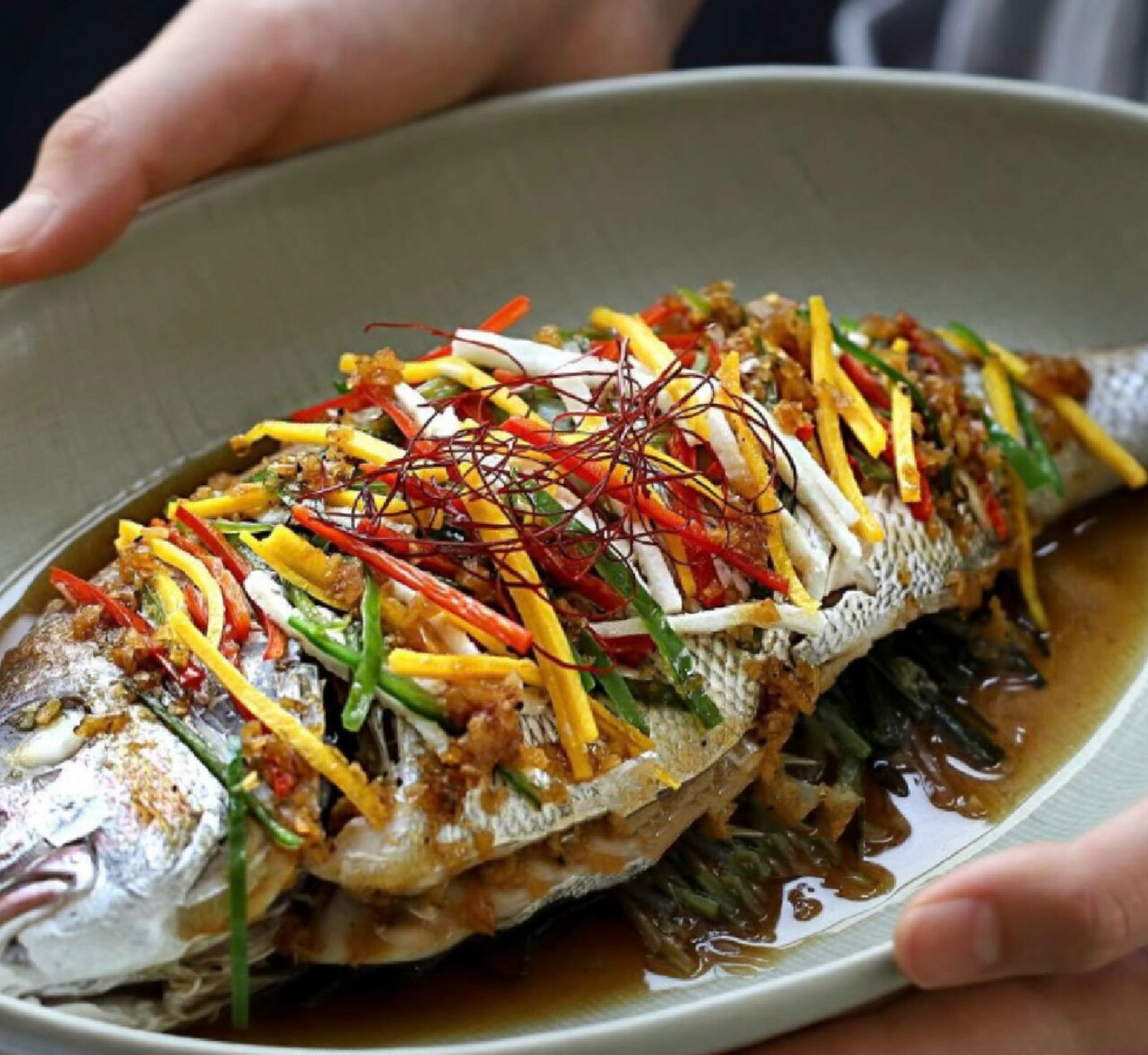 再加上清蒸的做法简单,保持了鱼的原汁原味,不腥而美味满满,节日时