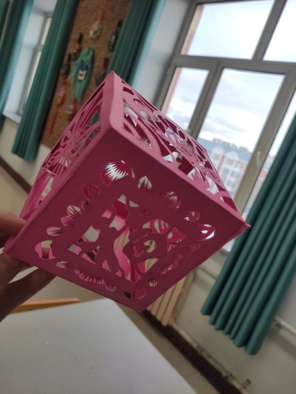 立体构成制作 我爱纸雕艺术,它是我心灵的窗口,当我难过时把这扇窗户