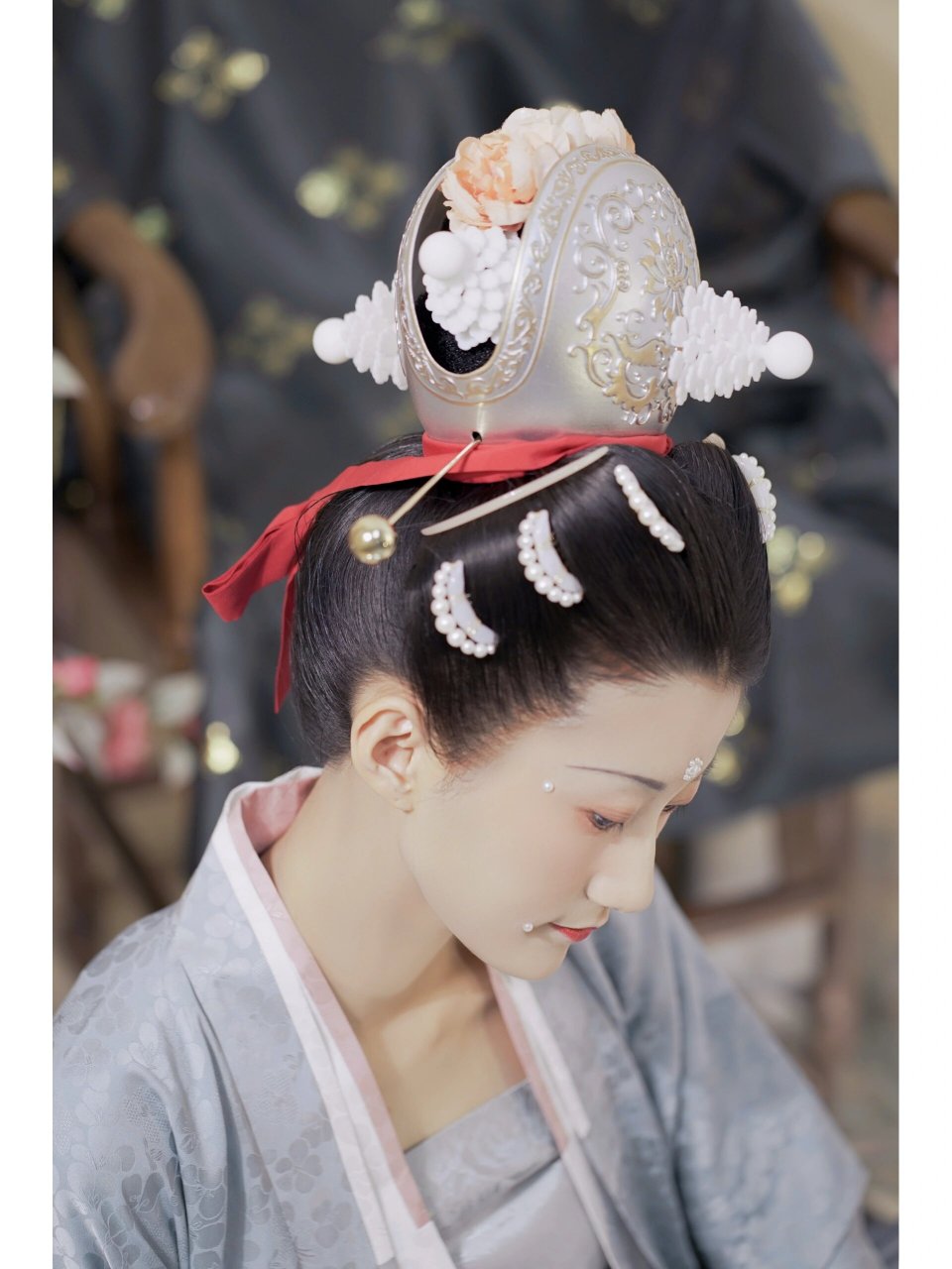 宋制|汉服妆造|珍珠妆77团冠 团冠 松塔簪.