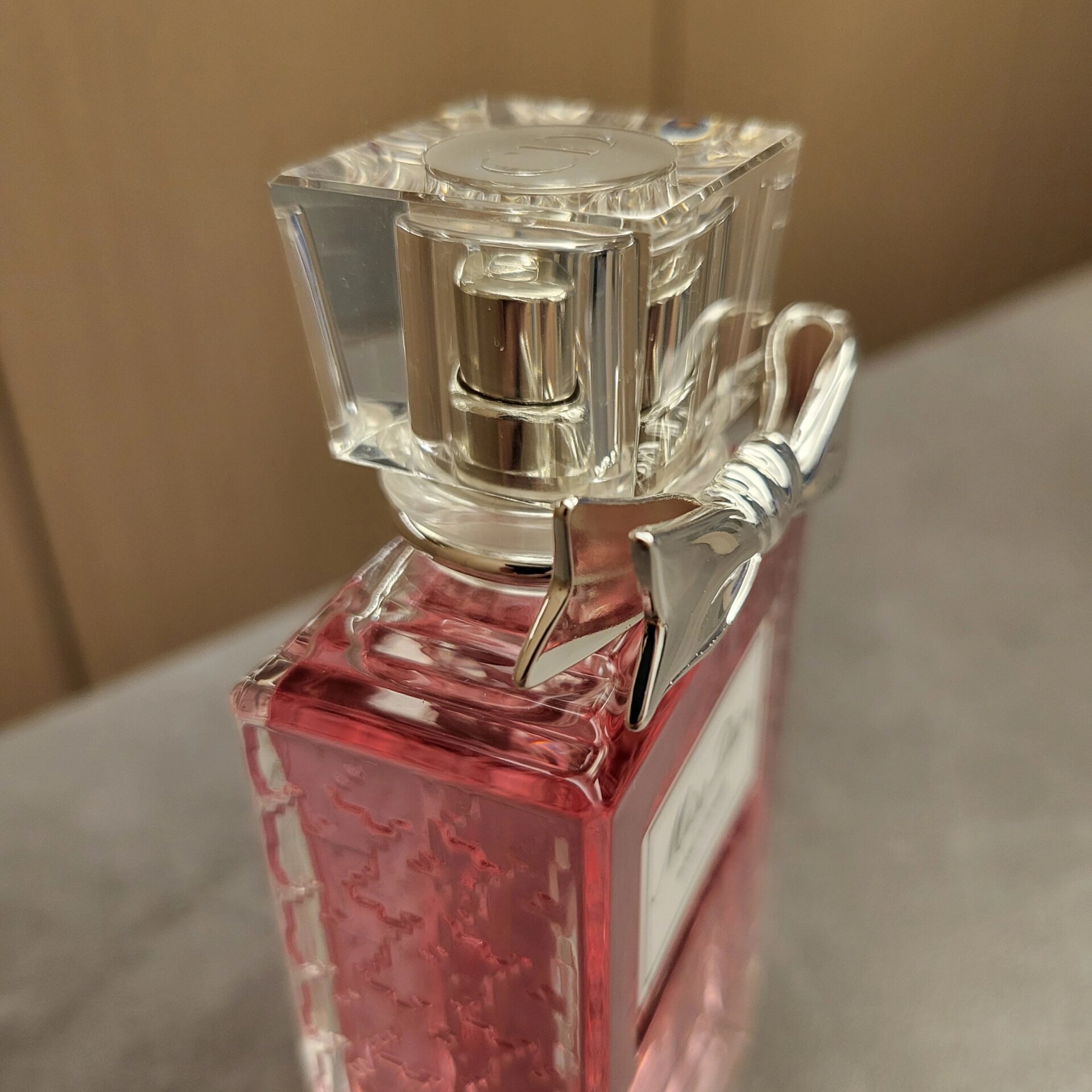 請大家留意一下我呢～ miss dior 迪奥小姐玫舞轻旋女士淡香水