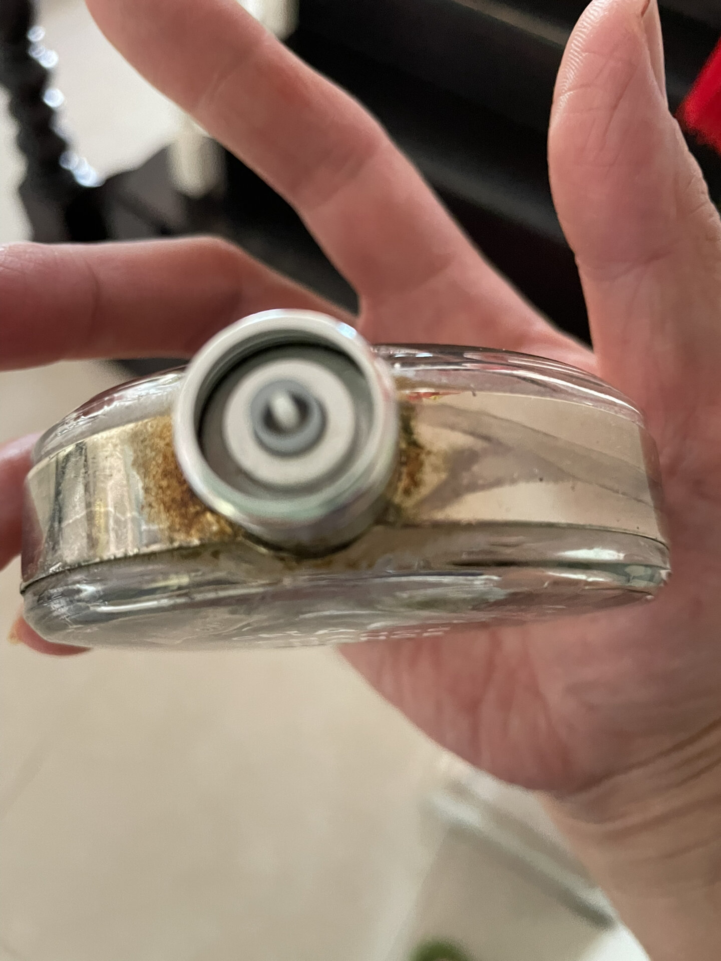 香水瓶口摔坏了,有什么办法解决