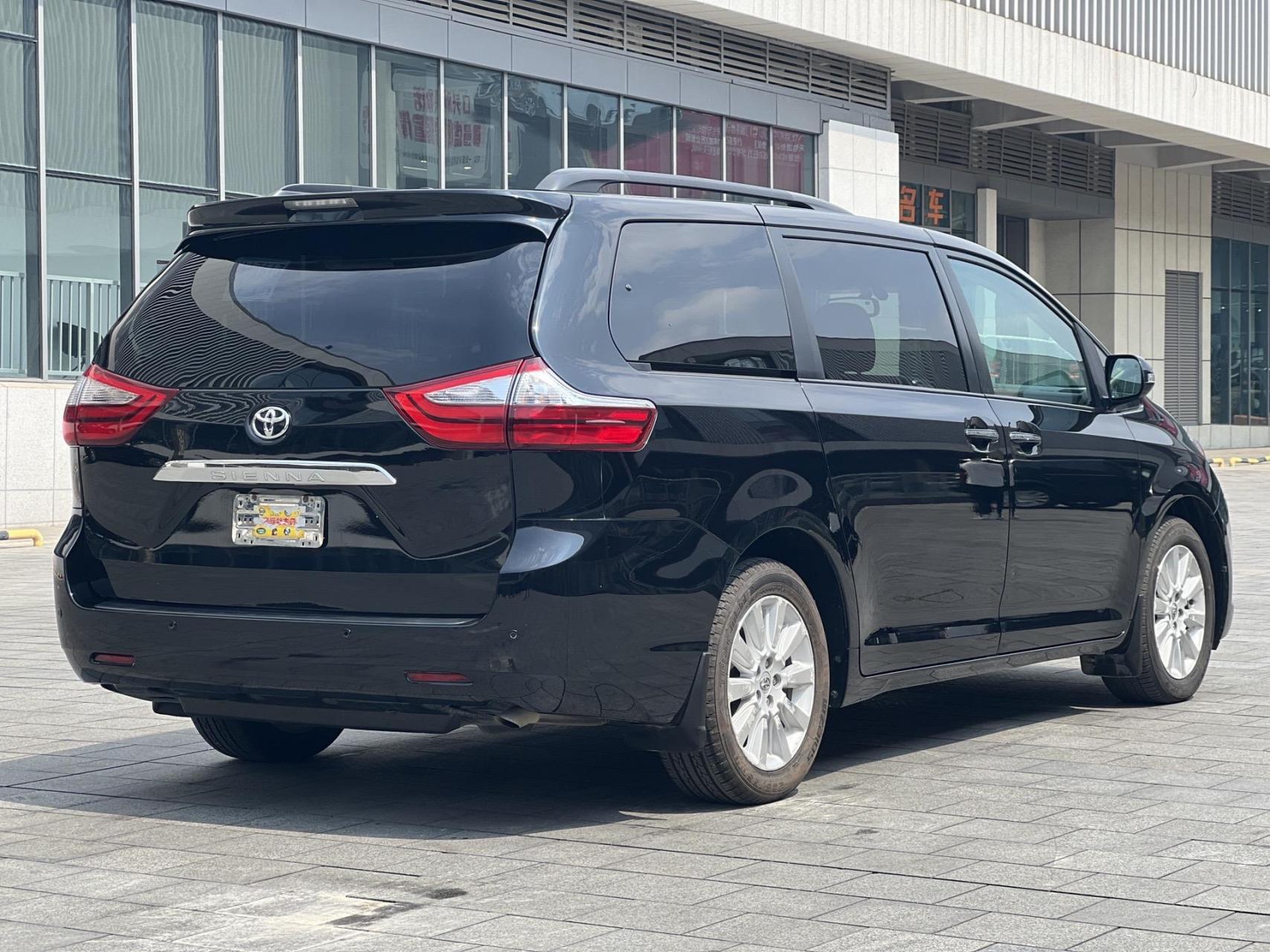 16年16款丰田塞纳limited 3.5美规四驱七座顶配