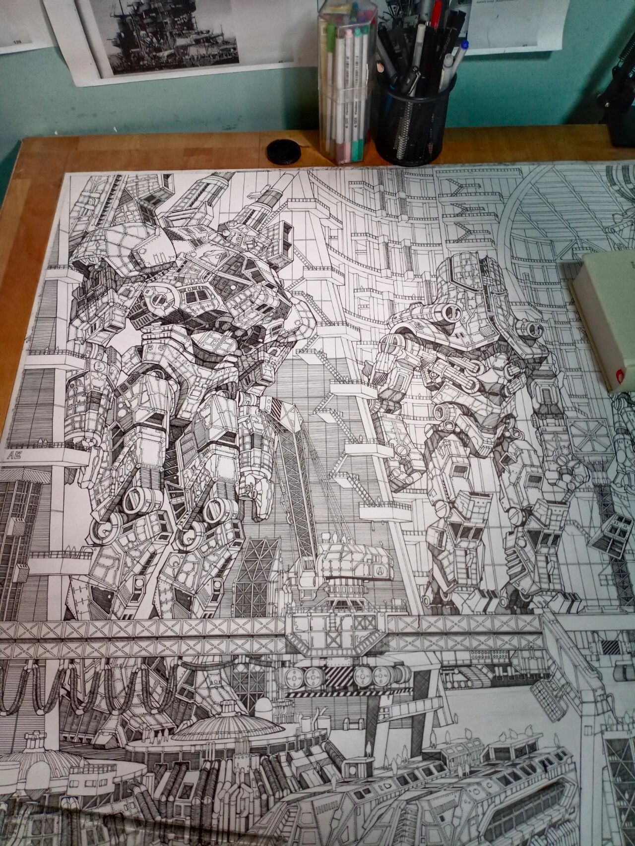 该场景描绘了世界各国首次联合作战的场景来自三个国家的机甲正在