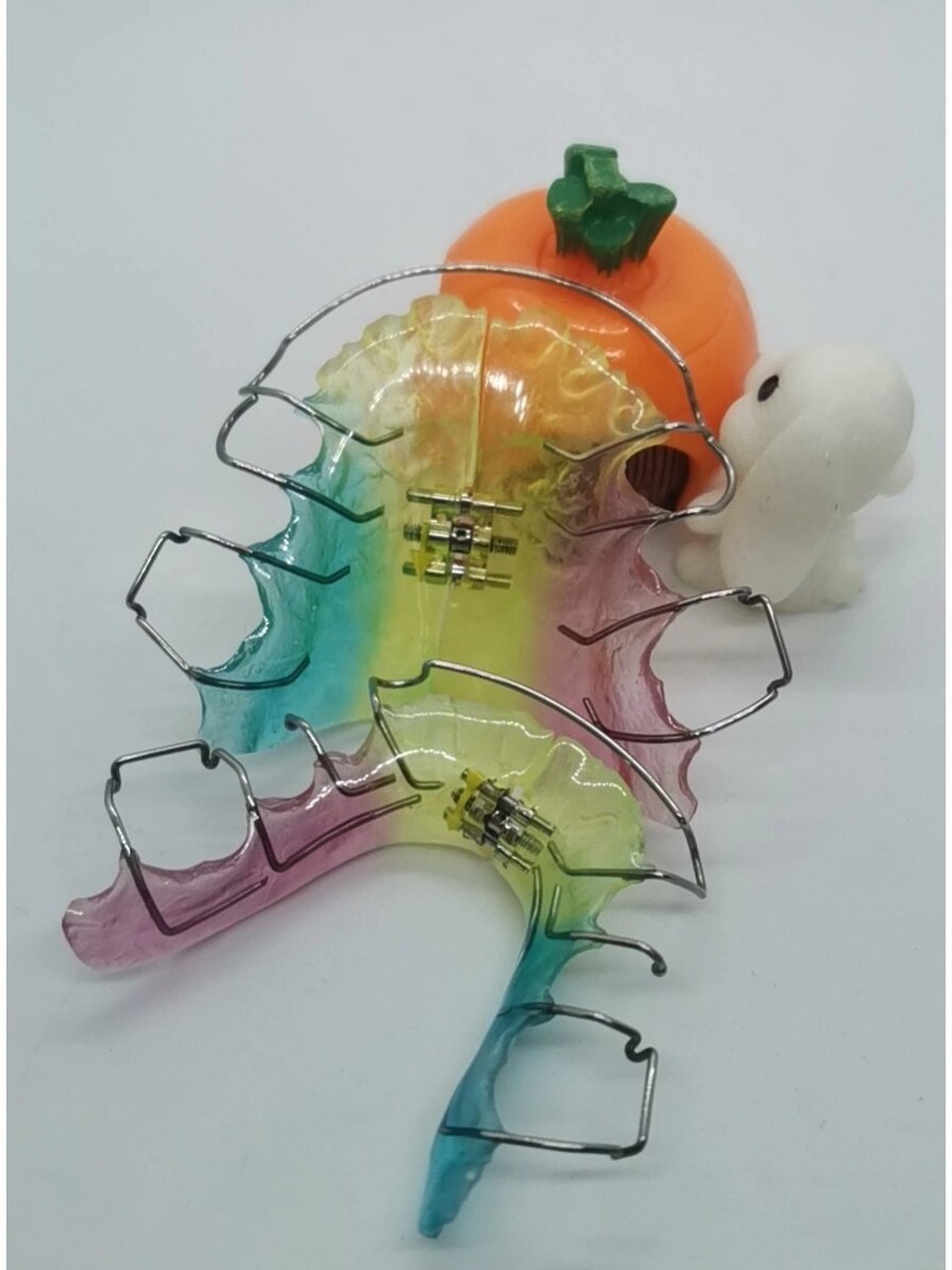 如何01调试螺旋簧扩弓器03 简单97 螺旋扩弓簧安放在上颌矫治器