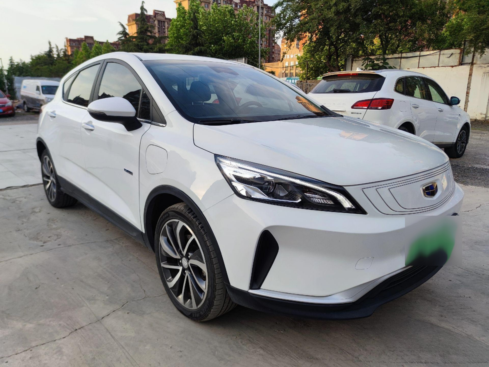 新到一批2019年吉利帝豪gse,纯电车,续航400公里,高配版本,中控液晶