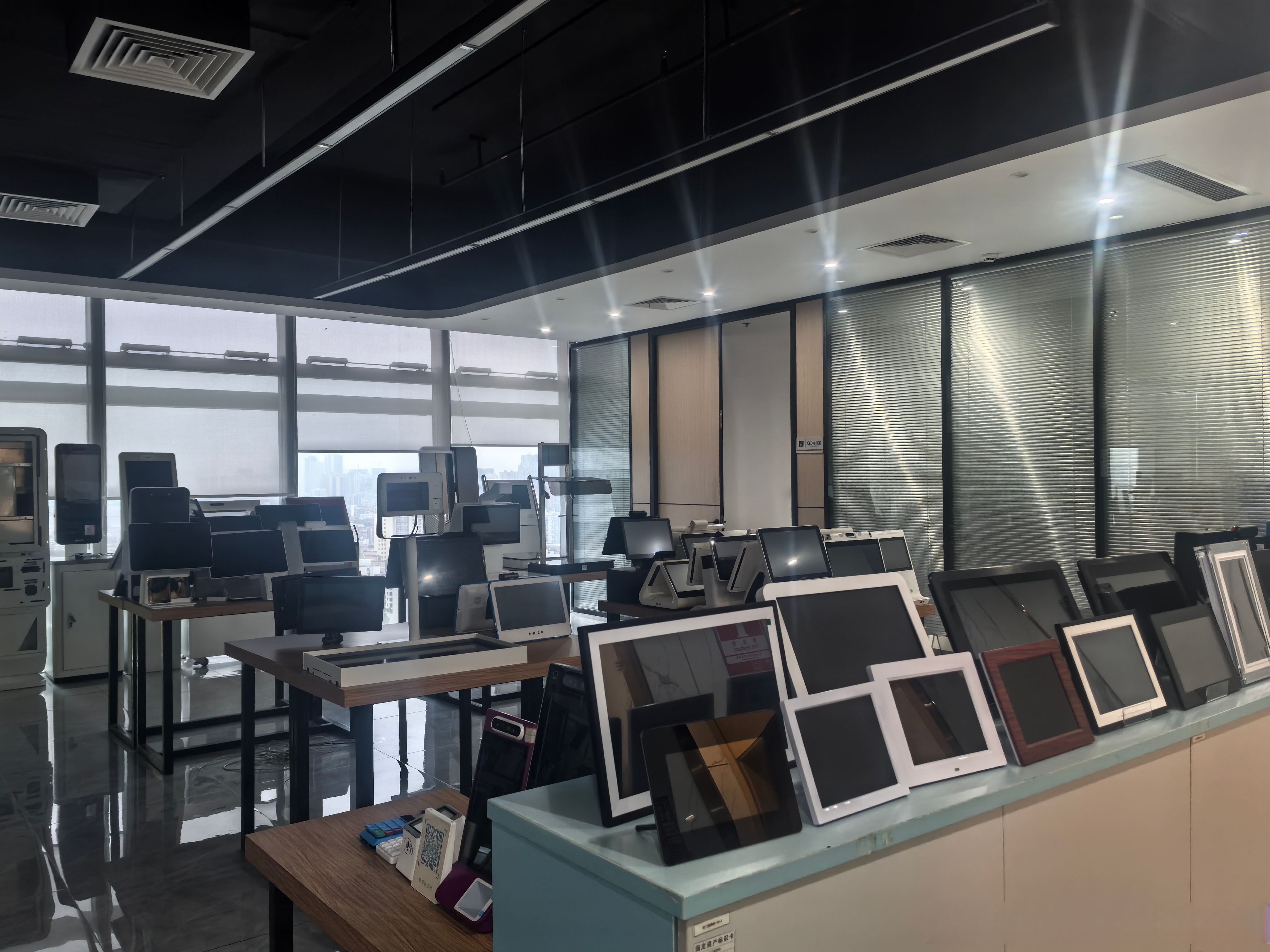 第一个上班日,阳光普照,温度 室 ,一切都很好