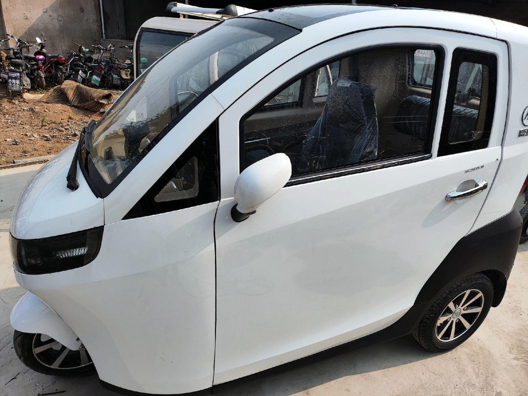 爱玛a380最豪华的爱玛三轮车!三轮碟刹,电动门窗!带暖风!倒车影像!