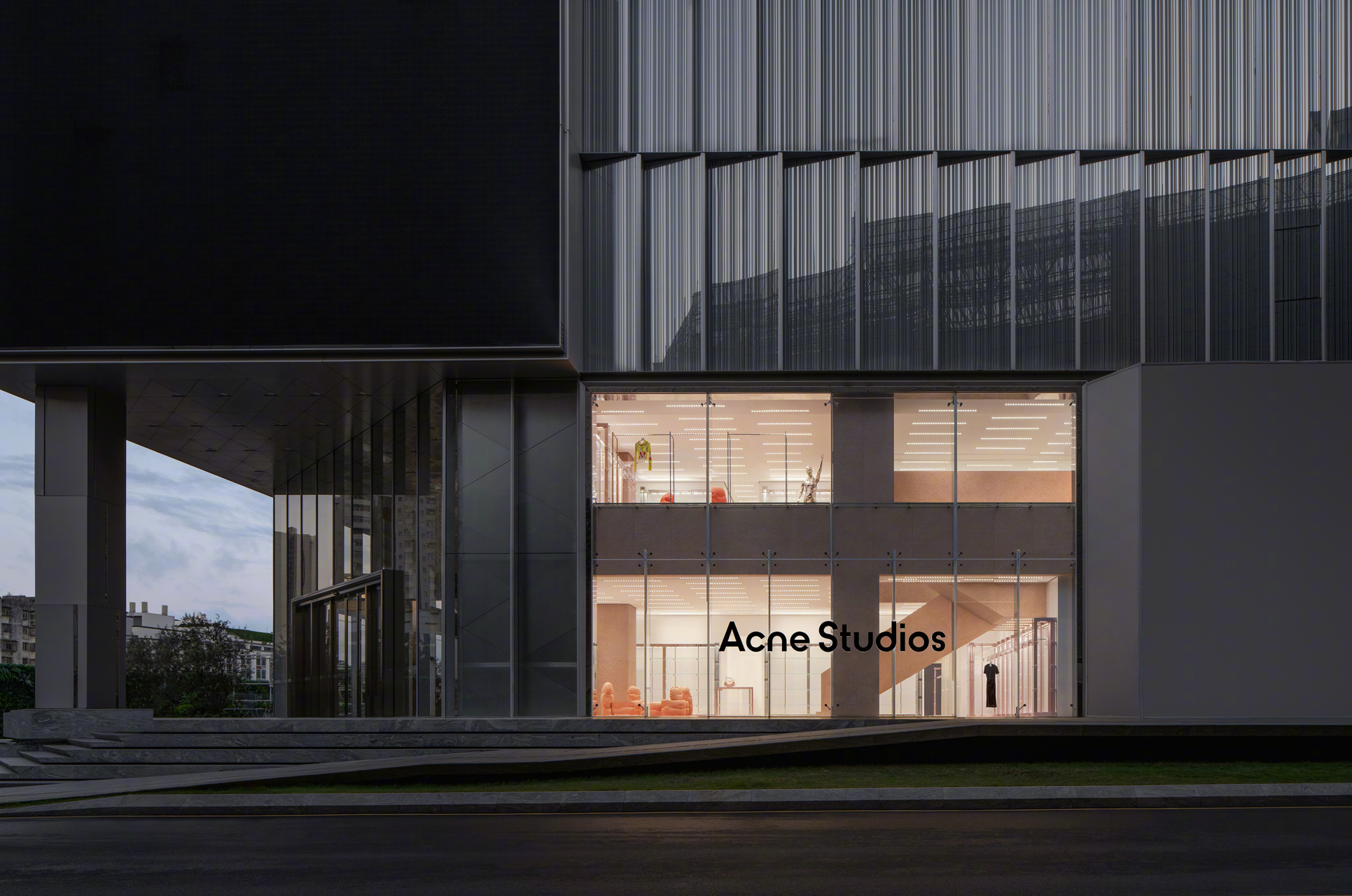 acne studios 深圳万象城店铺于2023 年7 月10 日焕新升级.