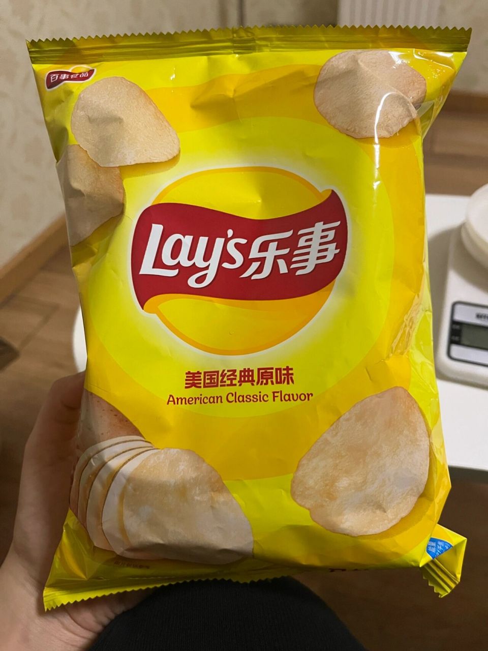 一片薯片热量 重量:1.4g 热量:681794.27910070151.4=2.27卡