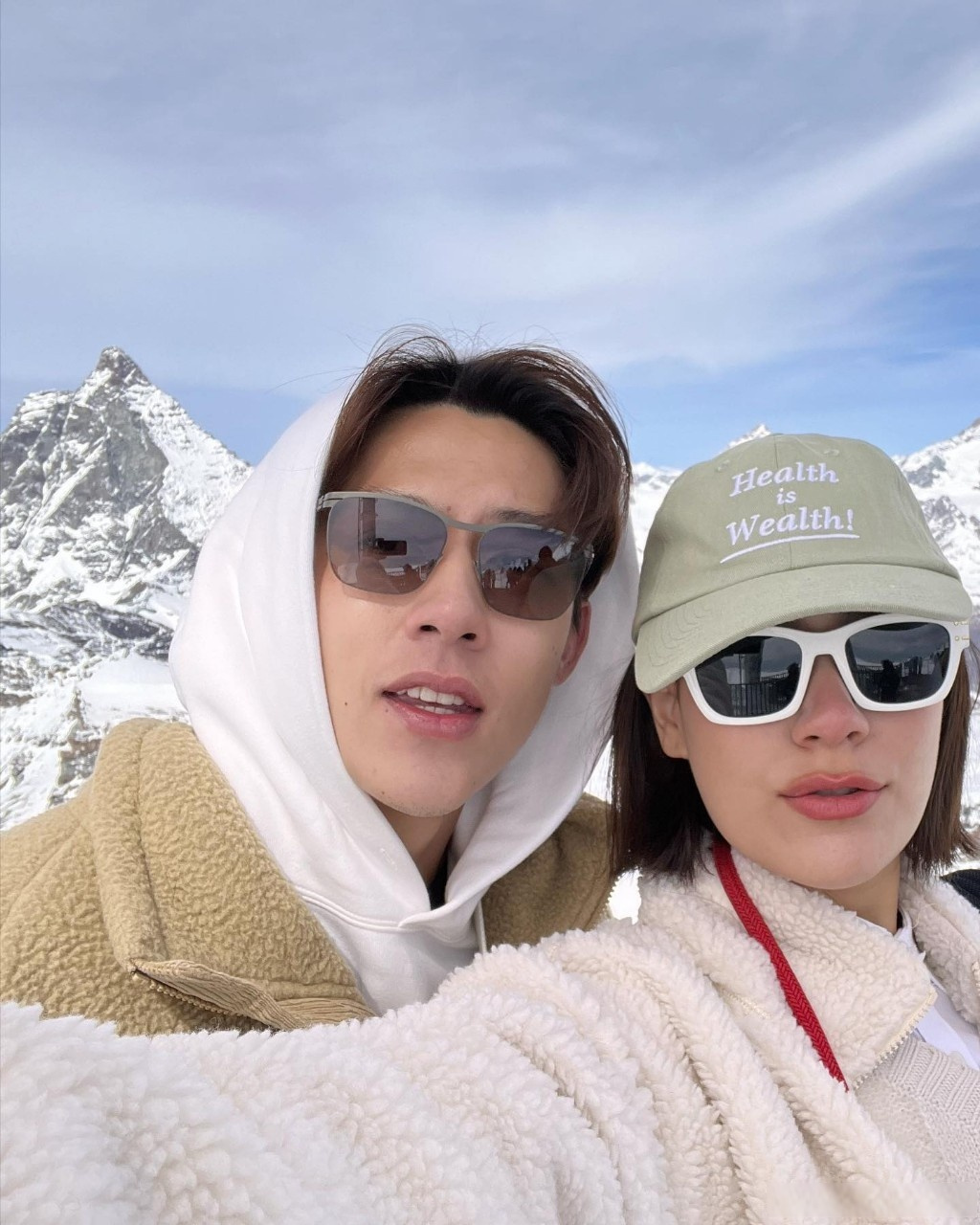 kimmy_kimberley近日泰星kim和男友mark趁着宋干长假前往瑞士度假,kim