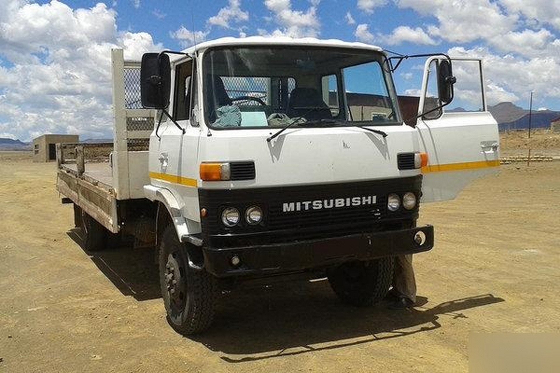 70年代末80年代三菱扶桑中型卡车 圆角>fk标载 5.5吨>fm标载 7.