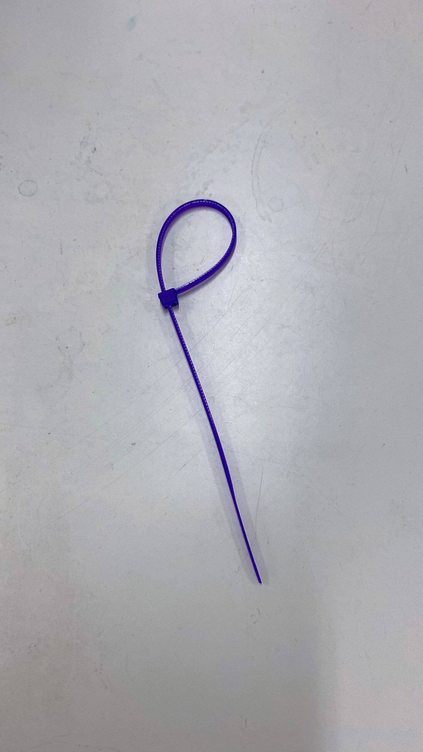 扎带编花教程: 鉴于有些红薯宝子私信评论我怎么编的,教程来啦,挺简单