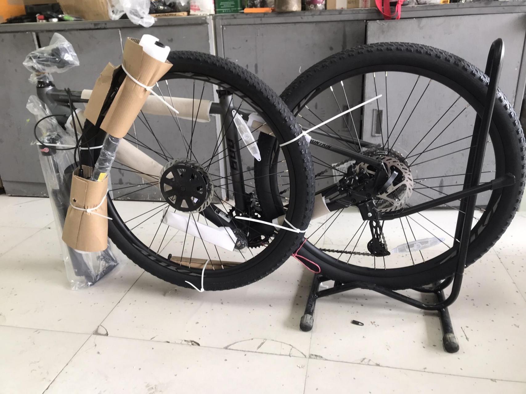 美利达公爵600,平四野银灰,帅不帅?帅!