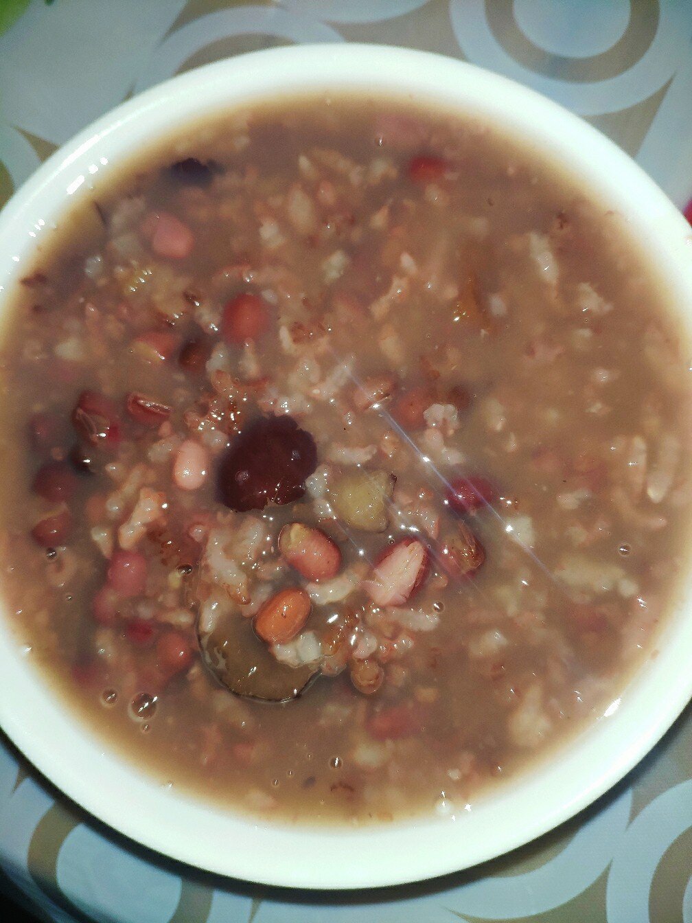 懒人电饭煲早餐|养颜红豆粥怎么做好吃 食材(两人量):红枣6枚,大米一