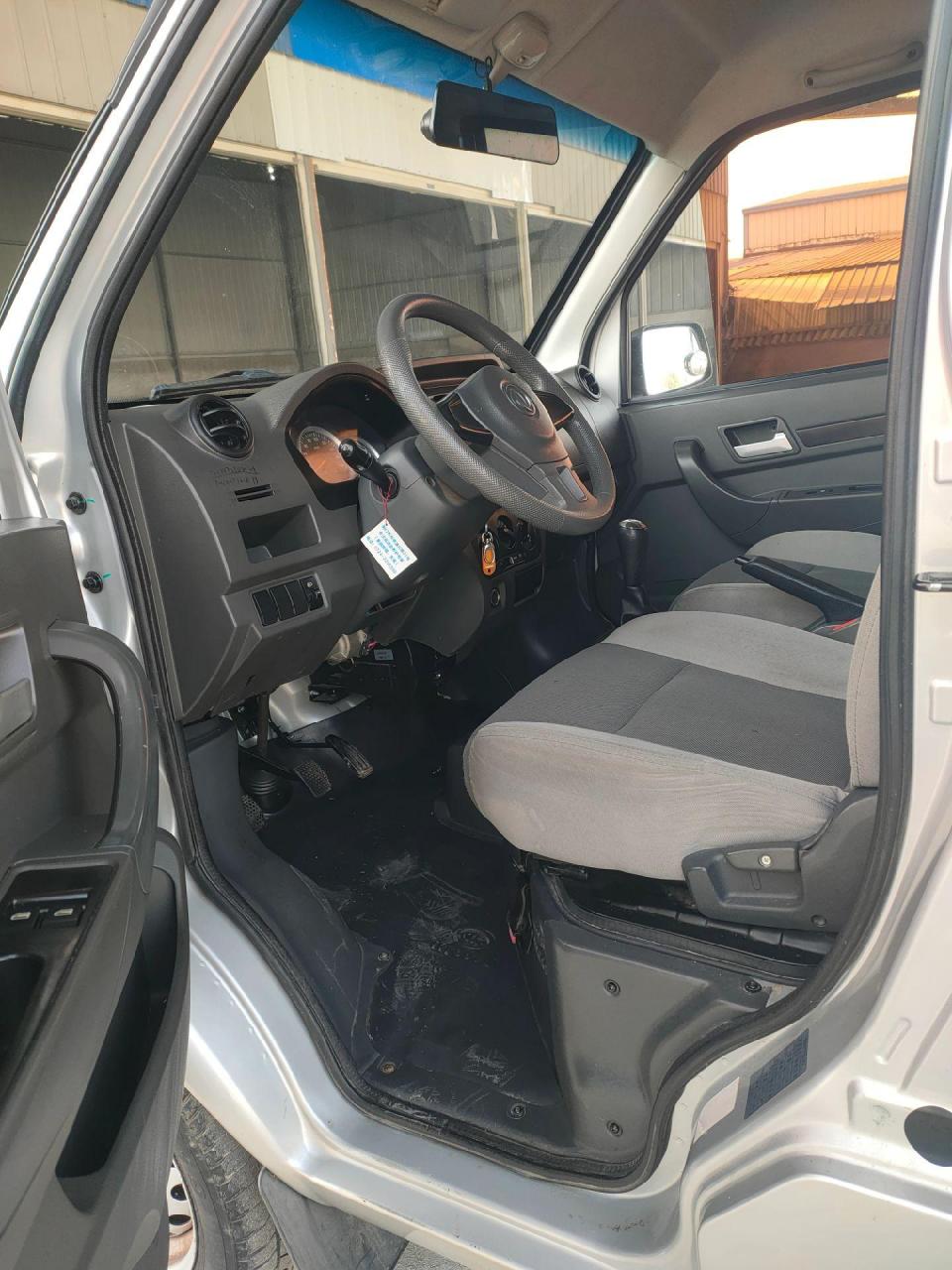 20年3万公里封窗封闭式盲窗面包车2座版东风k05s,1.