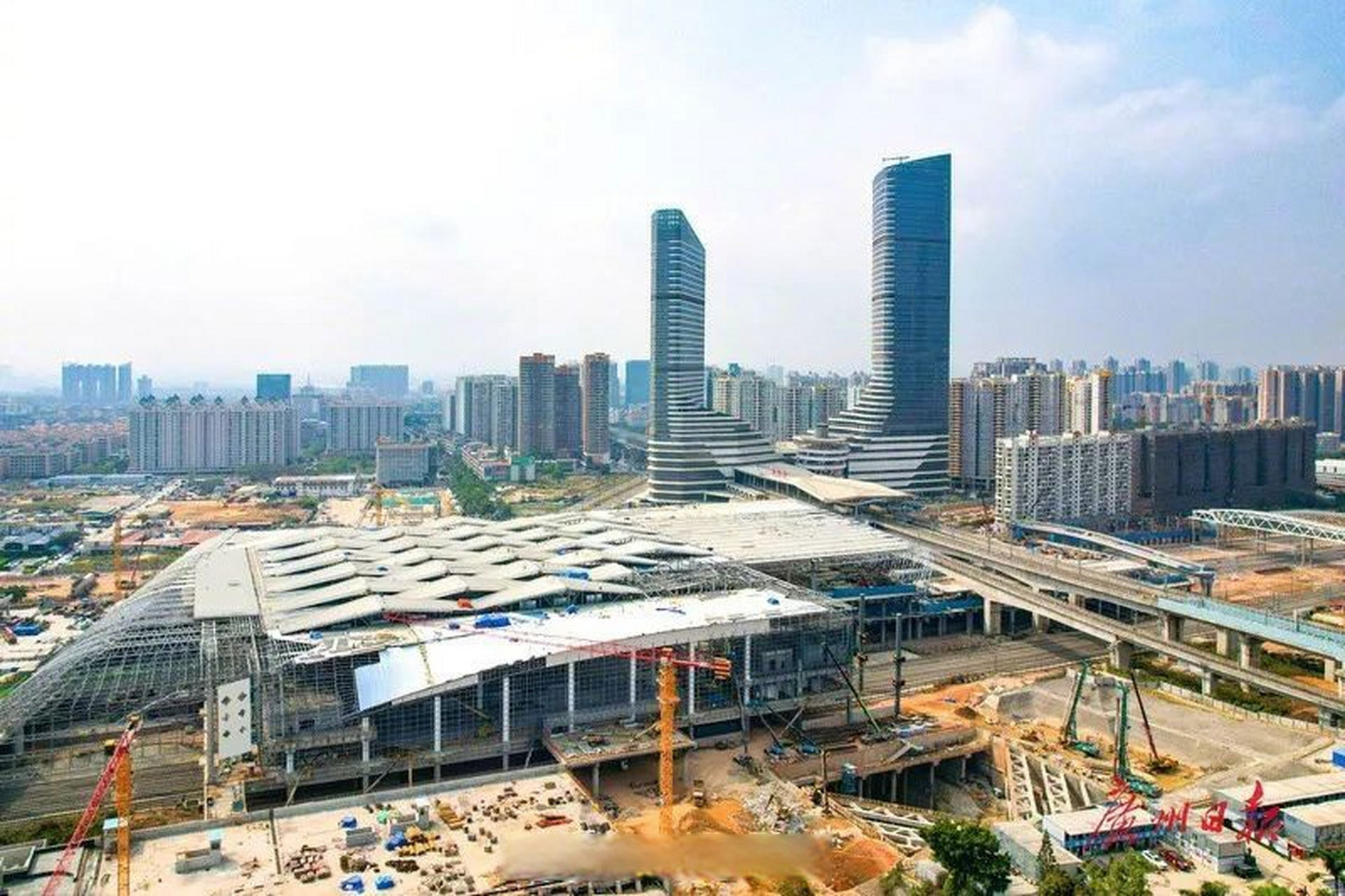 新塘站是新建广汕高铁(甬广高铁广汕段)各站房中最大的一站,是广州