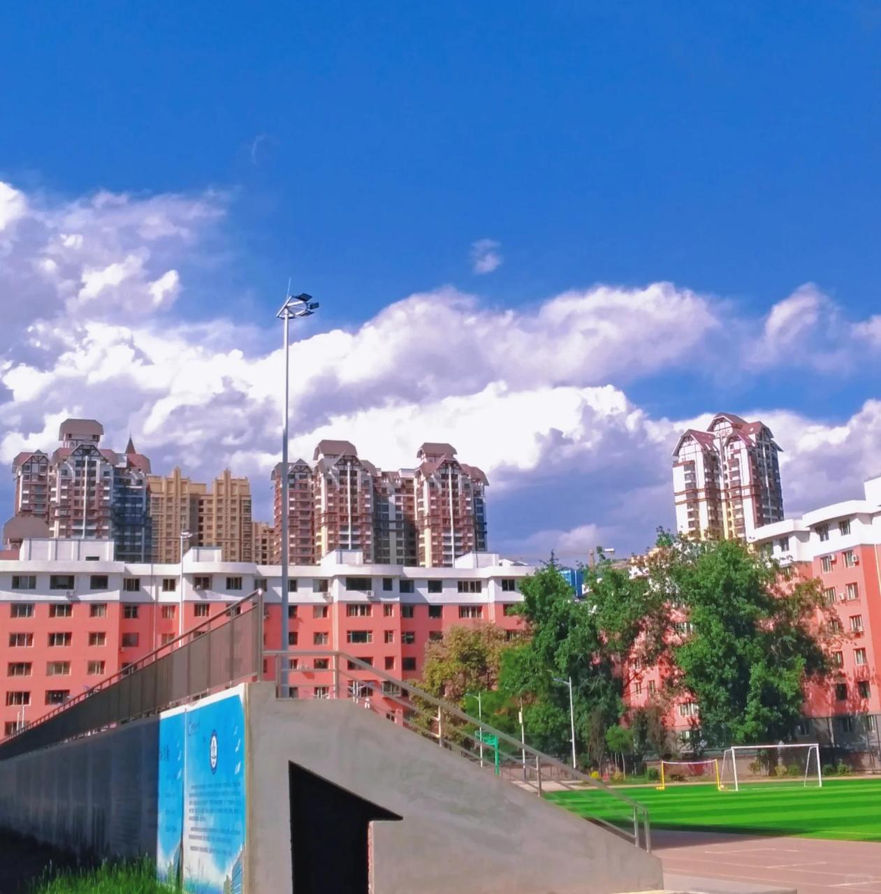 甘肃嘉威中学(西北师大附中兰石分校) 快出榜了,学弟学妹们的私信太多