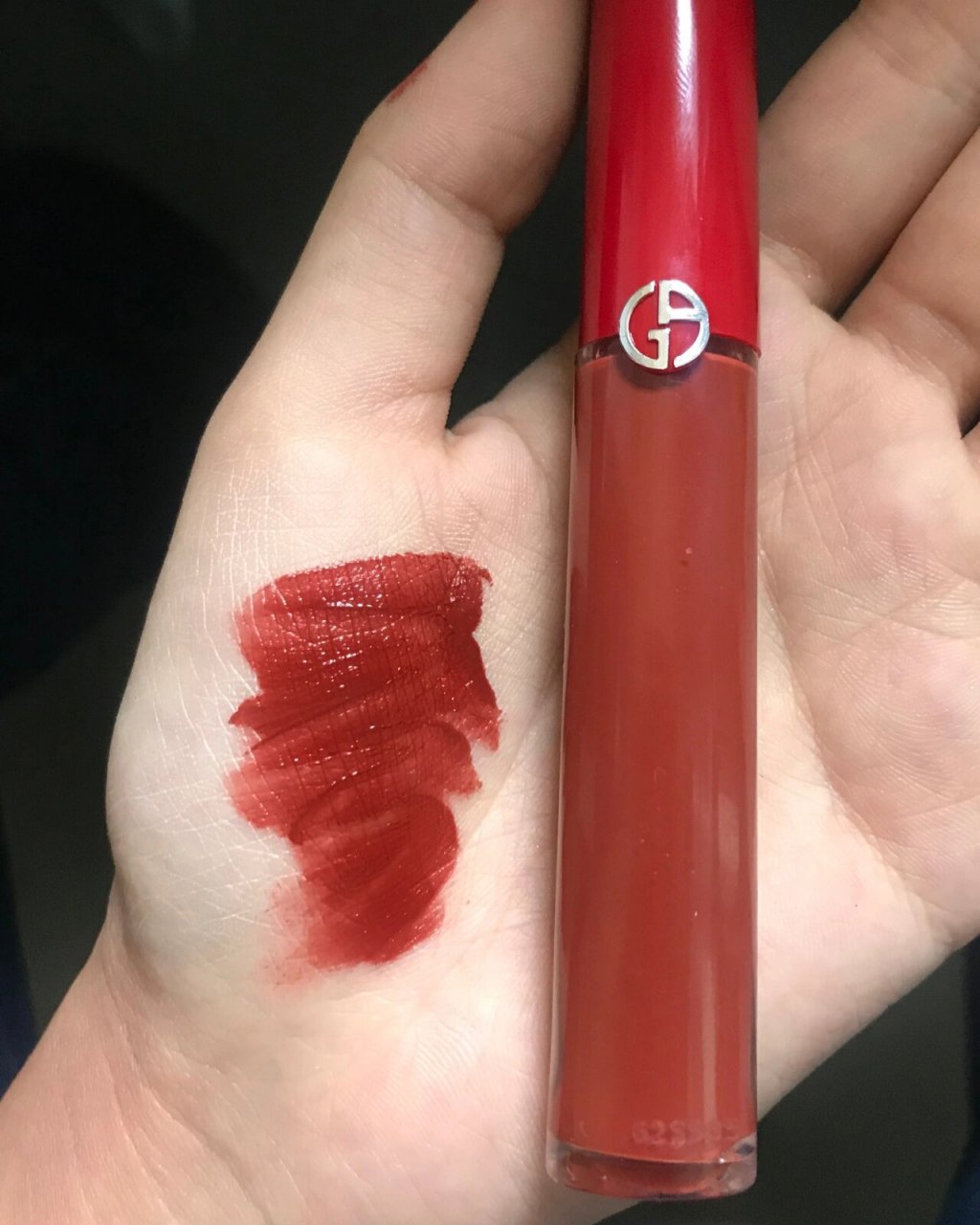 阿玛尼红管206唇釉 7315阿玛尼红管206唇釉复古陶土红棕,冷光下红