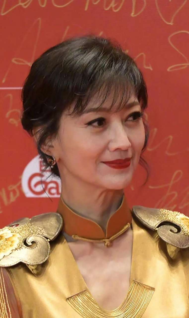 70岁的赵雅芝生图 脸部状态咱先不说,这个状态简直太优雅了!