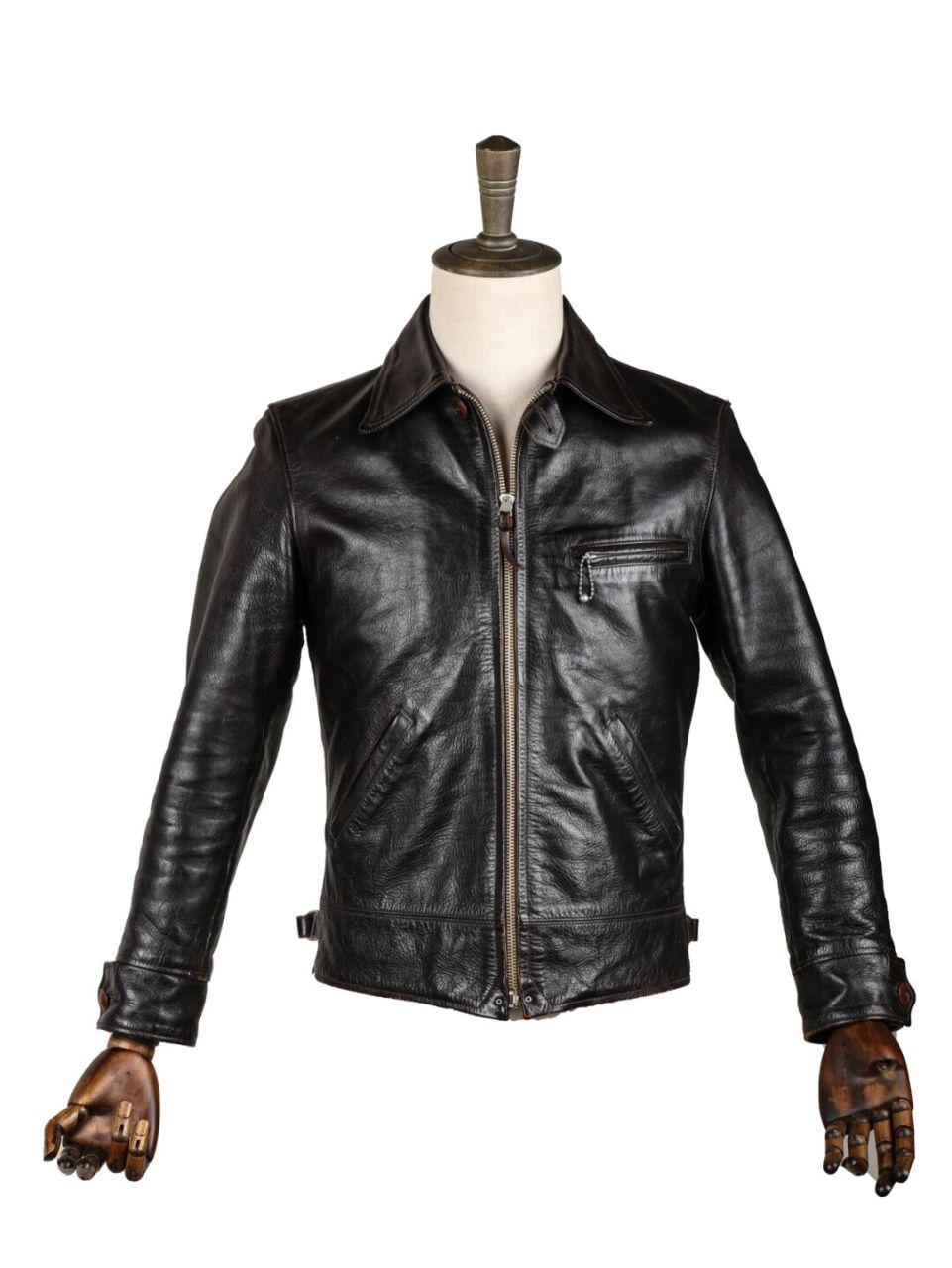 店铺现货| 日本马皮1930s皮衣 1930s款是直拉皮衣中的经典,以其简单