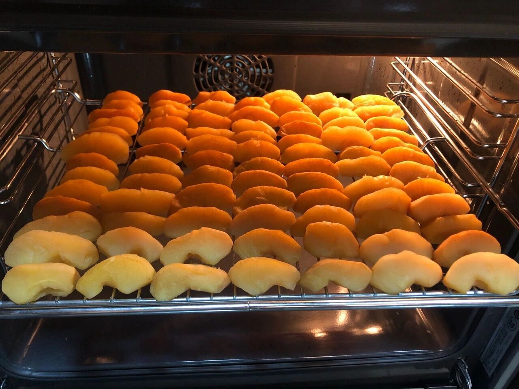 烤箱版 苹果干 成功啦 又到了一年一度吃苹果的季节啦 自从在小红书上