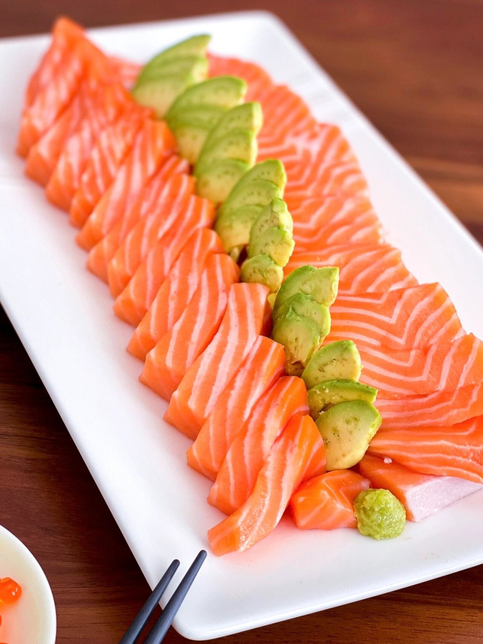 三文鱼刺身摆盘 学会摆盘很重要 	 关注我定期给大家分享三文鱼