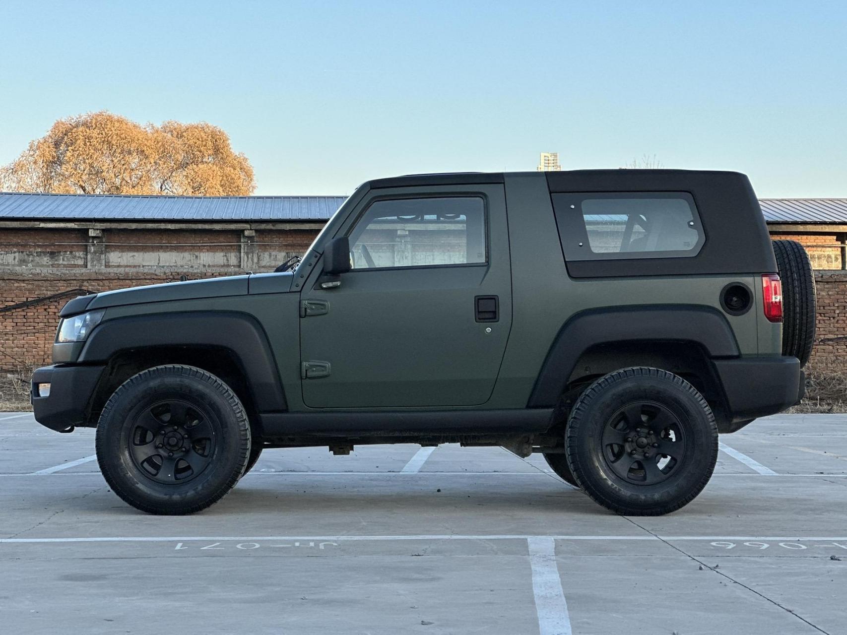 4 手动挡 两门 高低速四驱 硅油风扇 升级led海拉透镜超级亮 七万多