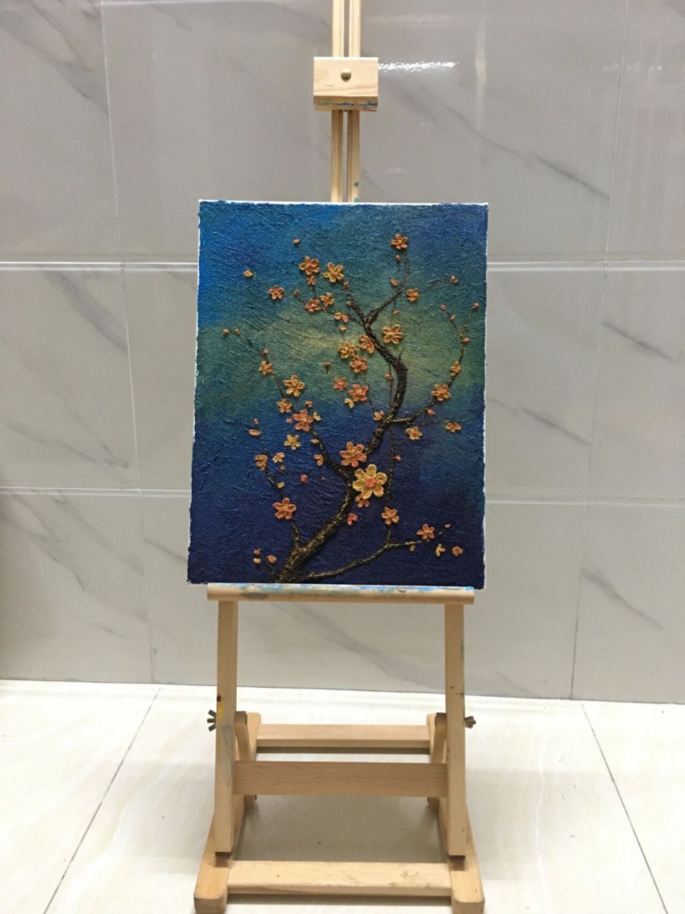 梅花盛开(丙烯画) 丙烯77石英砂然后用刮刀画,可能我调的比例不对