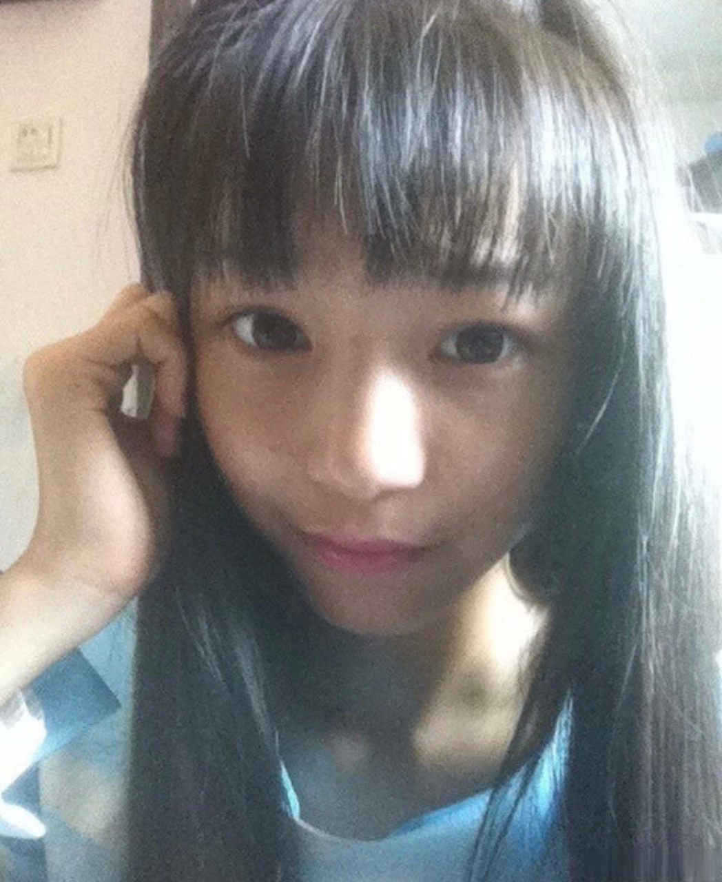易梦玲学生时期旧照,好乖好清纯