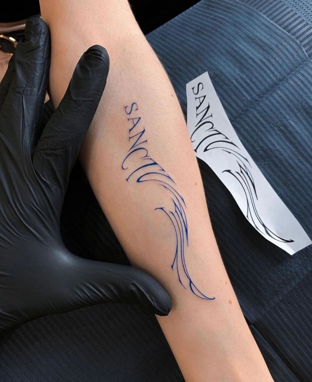 简约又不失小细节 满满的高级感 不怕烂大街 不怕撞纹身