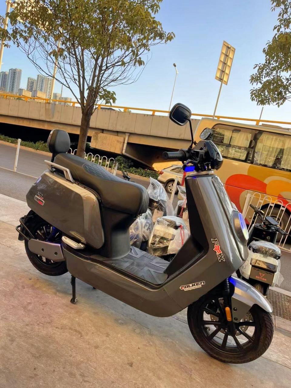 新国标小牛款n1s台邦n9gt一台电池:72付20安可带电池,可出空车电机:12