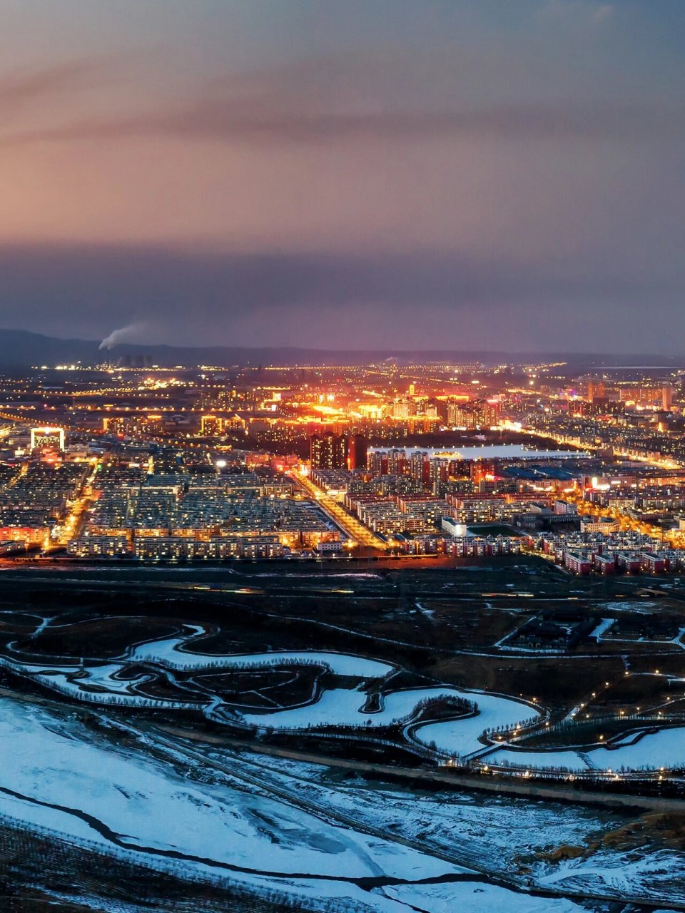 全景摄影丨嘉峪关 这里因"天下第一雄关"而得名,也因"酒泉钢铁公司"而
