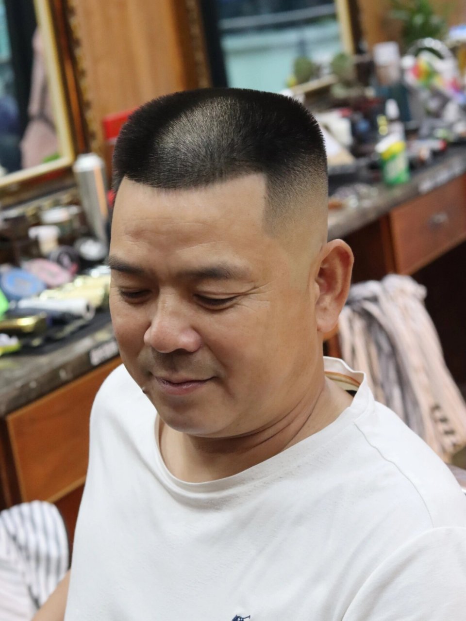 老式平头 渐变  精致男士发型