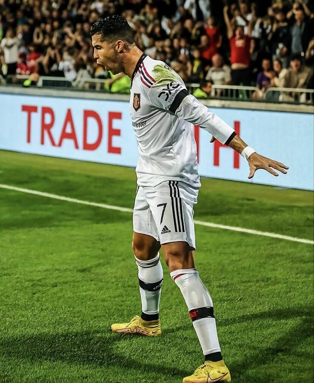 c罗在其职业生涯当中也有过很多经典的庆祝动作.