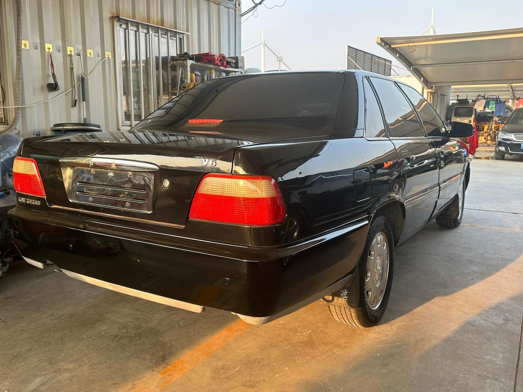 04年12月出厂06年上牌红旗世纪星2,0l,v6,一手车原板车况一件划痕补漆