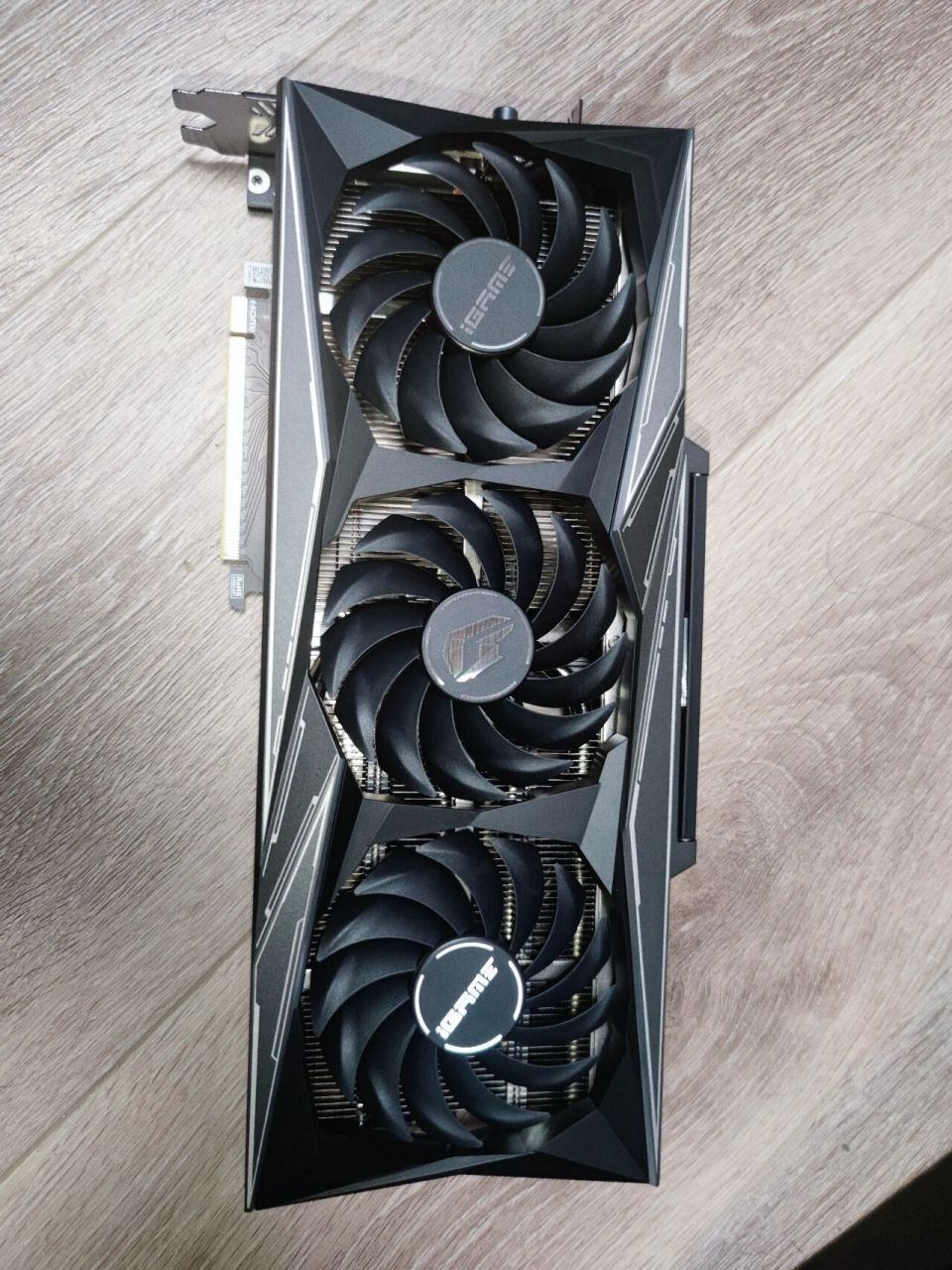 七彩虹3060ti火神确实帅!小屏幕逼格拉满!