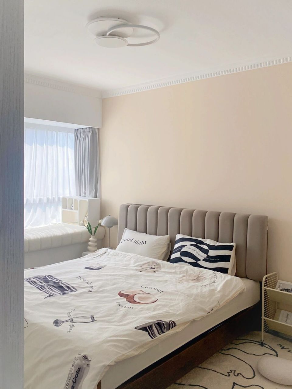 奶油色卧室改造|网红墙漆可可蛋奶太温柔啦!