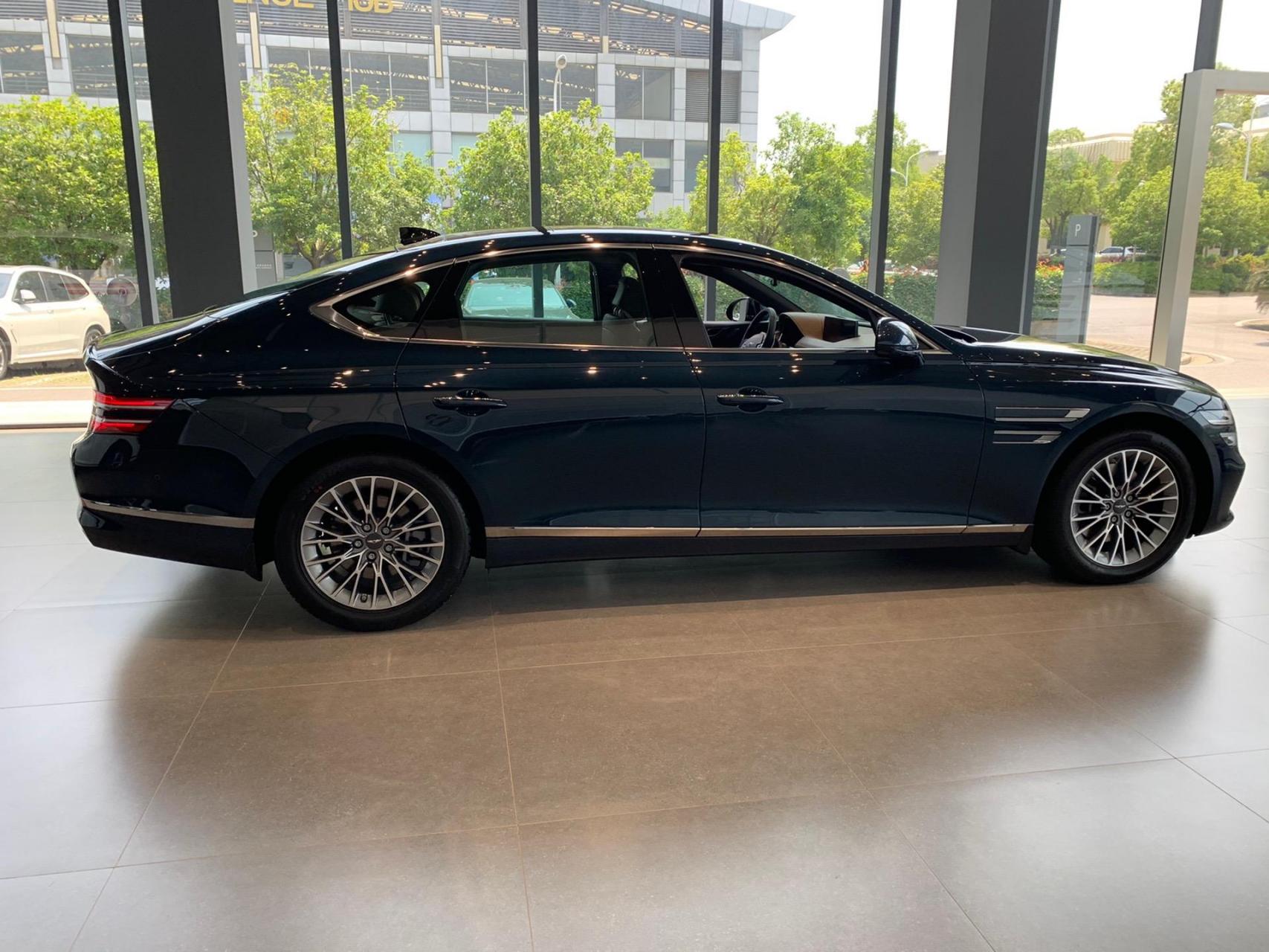 捷尼赛思g80现车豪华版,选装莱斯康音响售价37.58w.