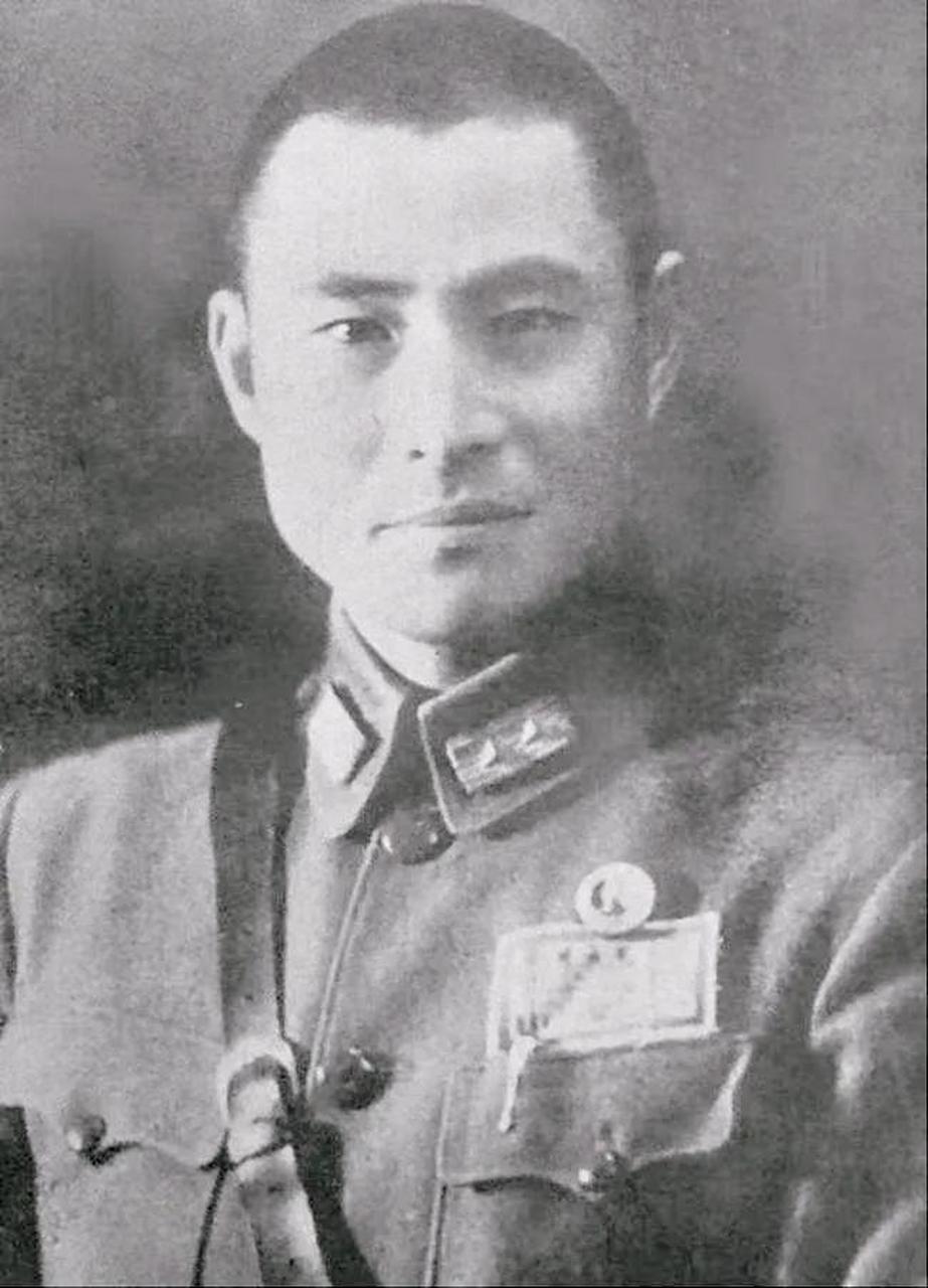 1948年11月20日凌晨时分,华野八纵和九纵官兵呐喊着冲进碾庄圩,与