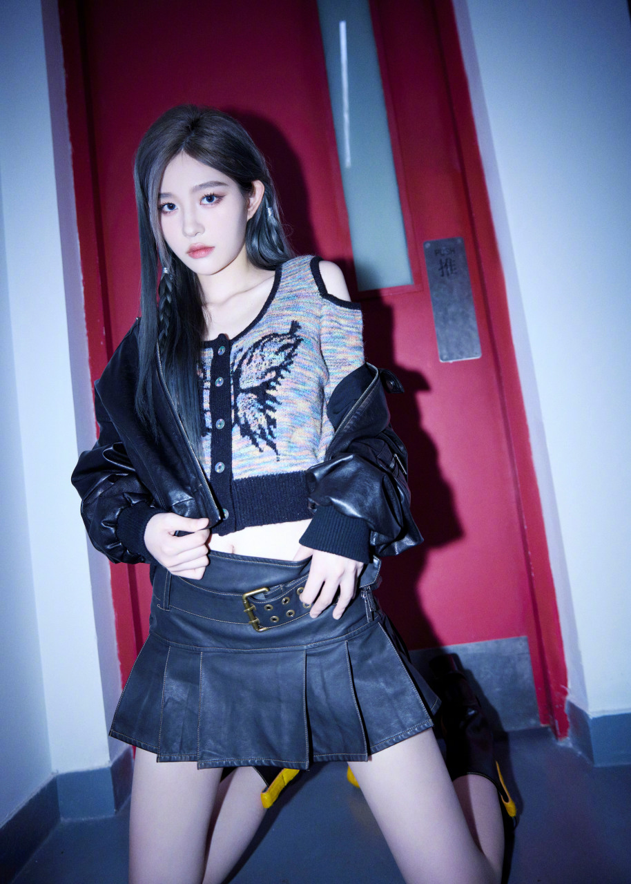 帅气洒脱snh48-王奕 出发秀场,今晚北京时间18:00,do not tag 2023