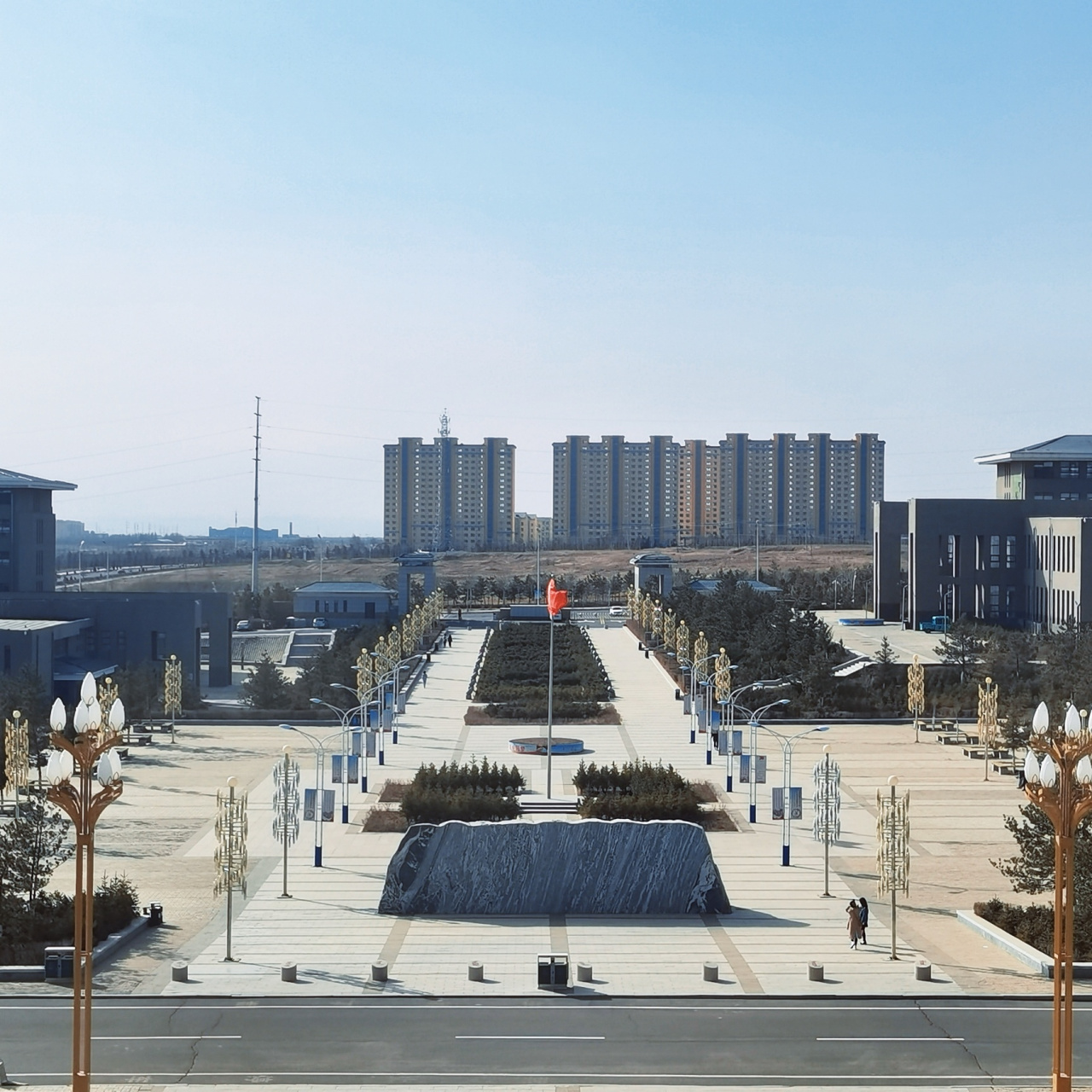 集宁师范学院 今日份集师 	 有集美问我宿舍情况,我加到后面了,图片是