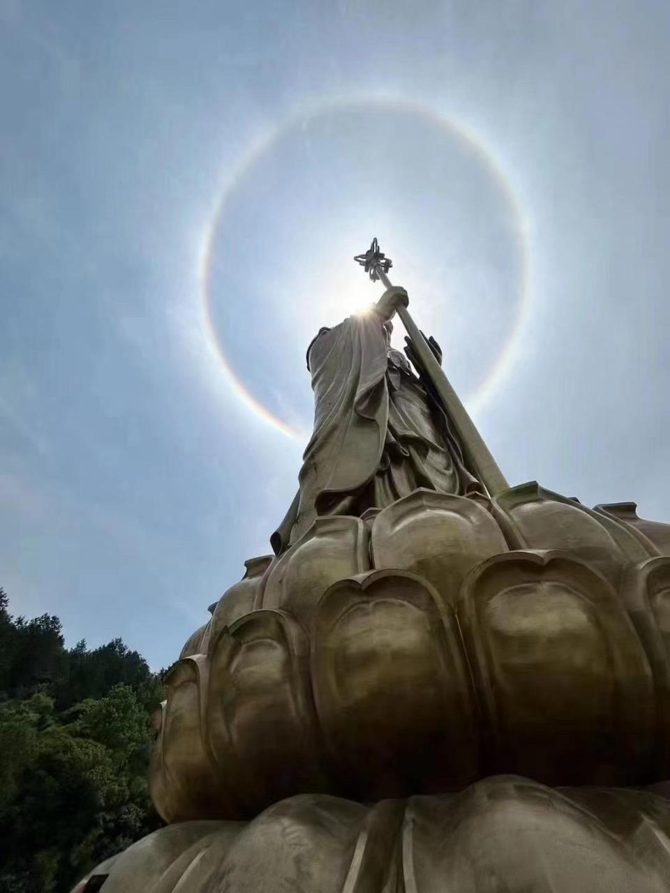 今天安徽大九华山的佛光.