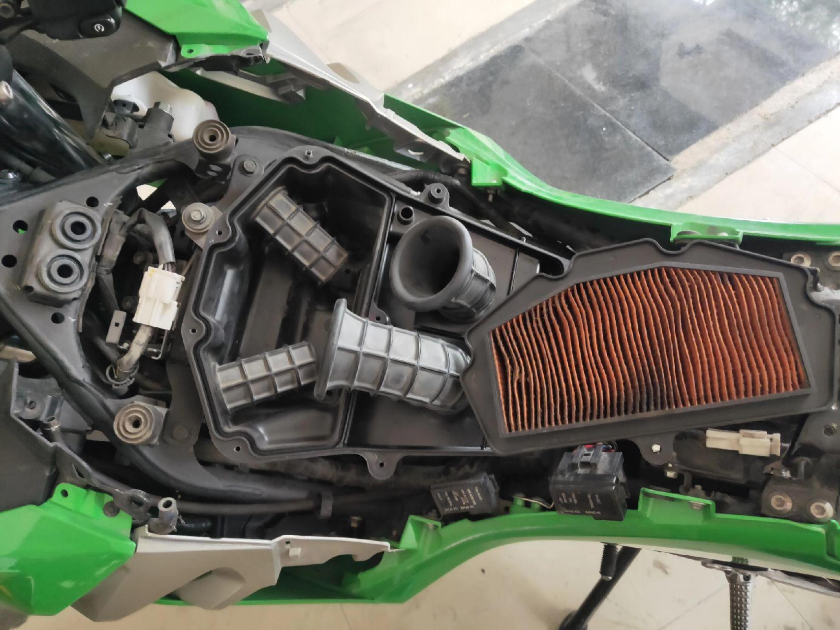 川崎ninja400维修保养,换减震油封,解决发动机亮故障灯.