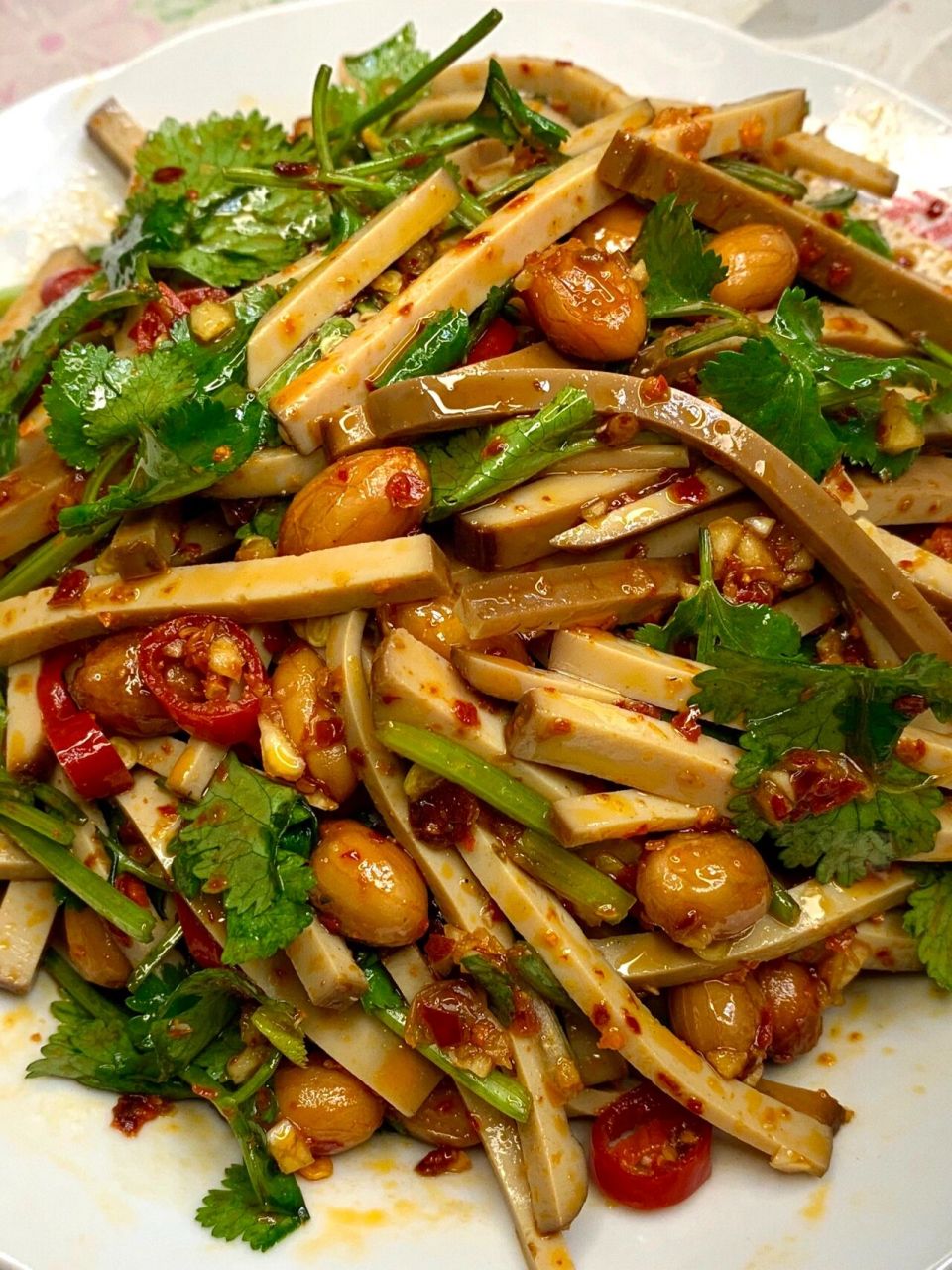 凉拌鸡蛋干～简单易上手,开胃小凉菜下酒必 这道菜适合家庭饭局,餐前