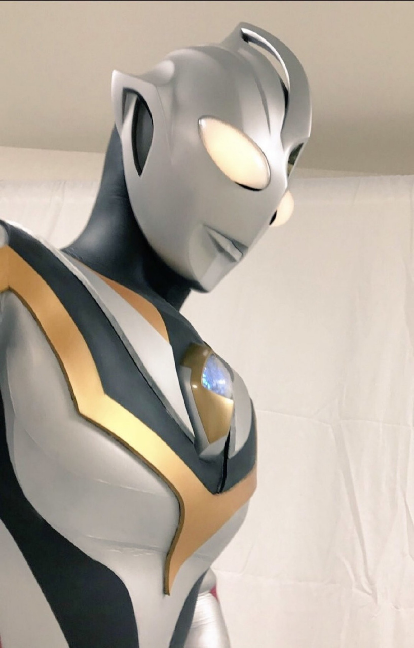 奥特曼#侧颜 · by キリコ