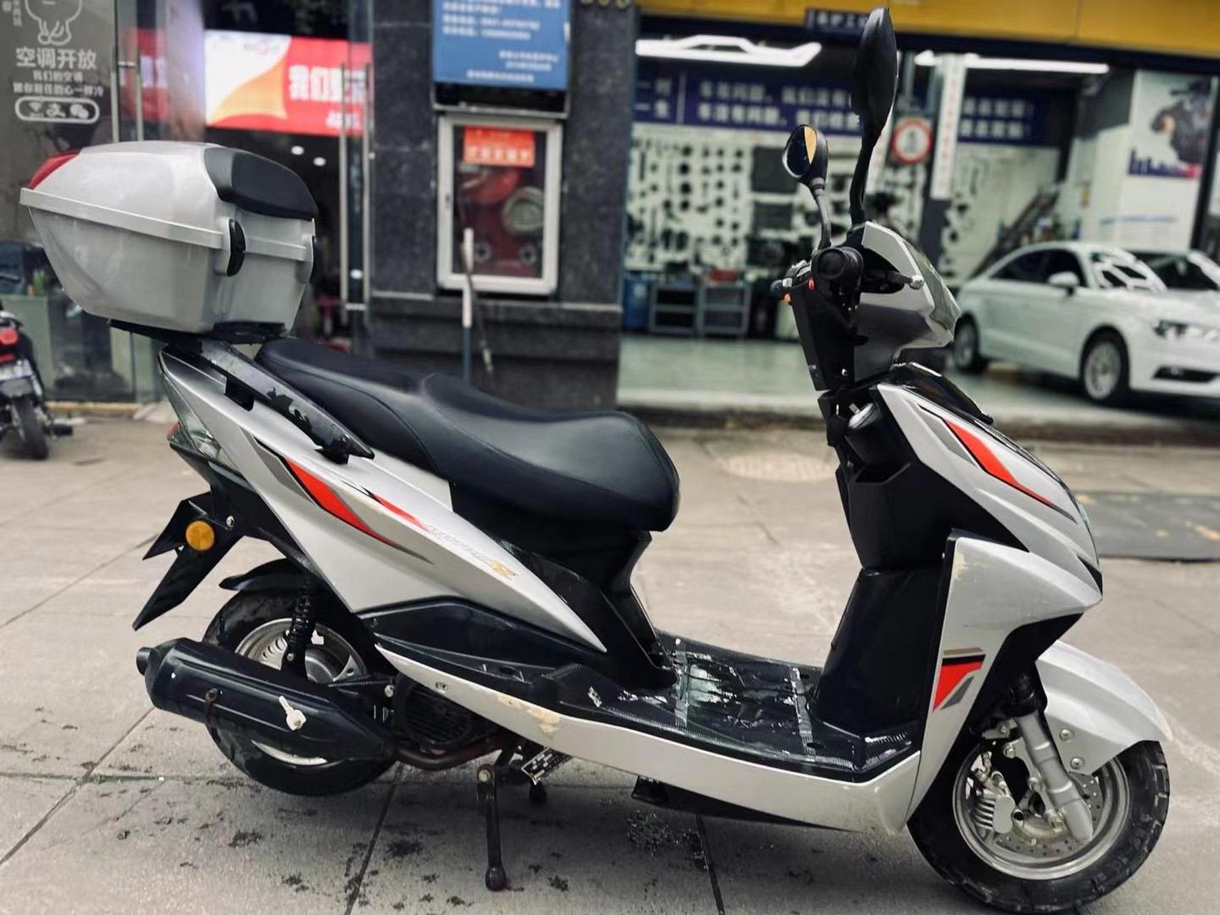 20年9月上牌王野125小踏板 车况精品 没任何问题 外观成色一般 代步