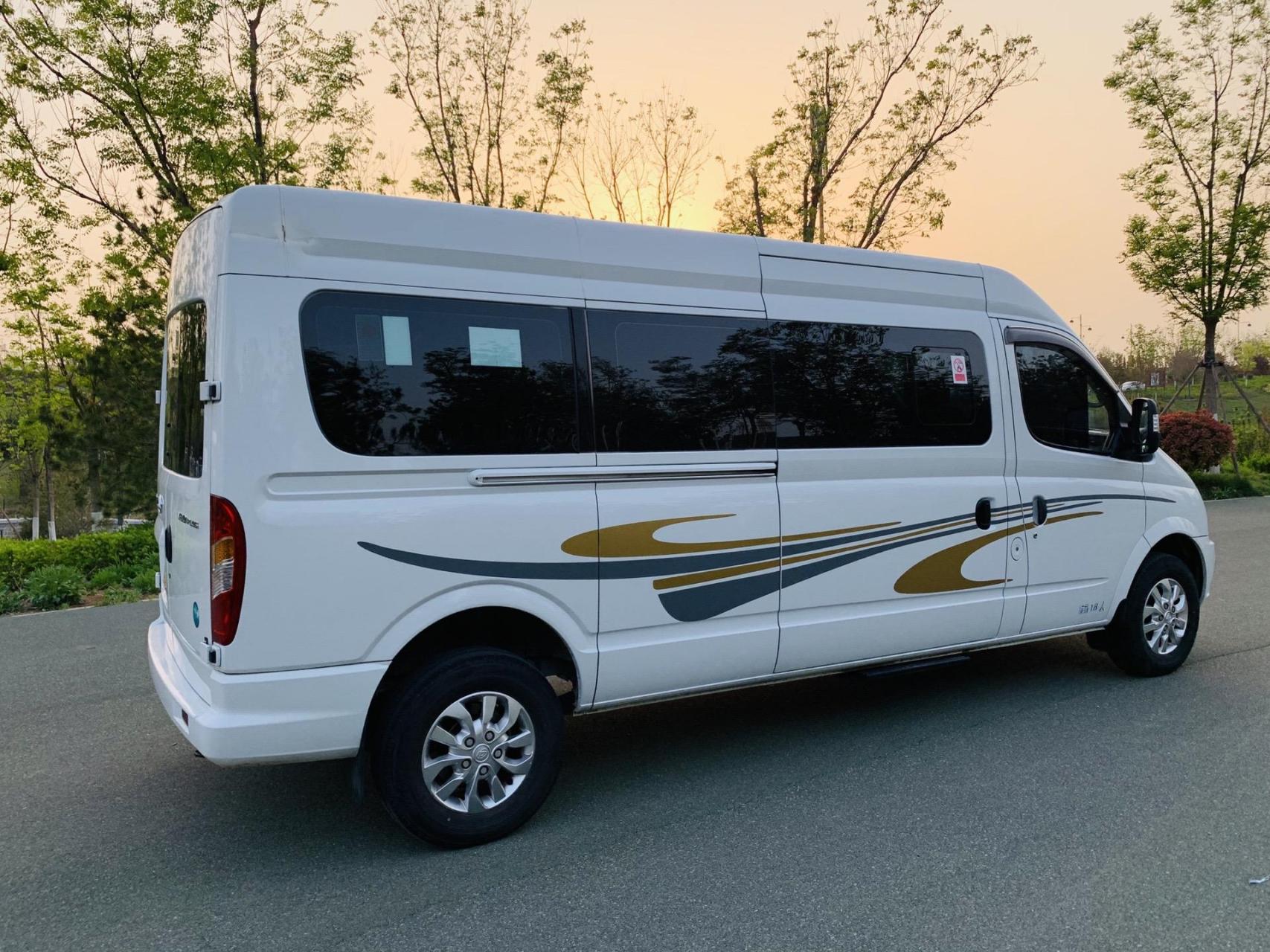 2022年18座 中型客车,上汽大通v80 plus,济南个人一手户,实表2万公里