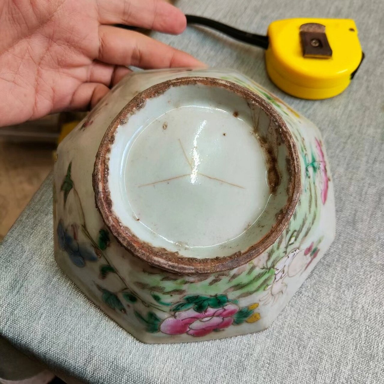 清代粉彩八角碗,冲线瑕疵,150包邮